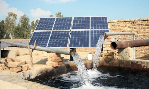 Paneles solares para el bombeo de agua: la solución sostenible